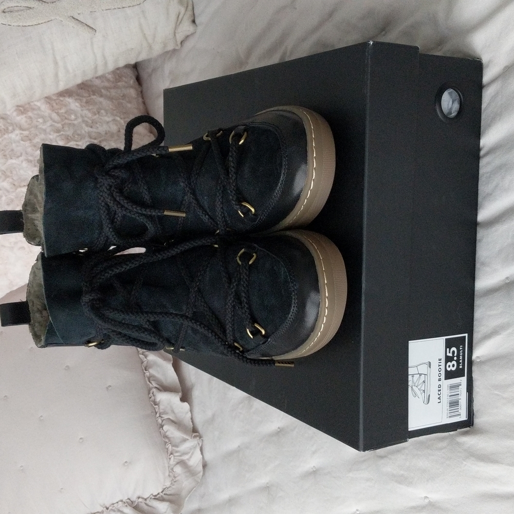 Banana Republic Laced Booties NIB - Picture 4 of 6